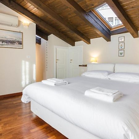 Flat 13: Elegante E Luminoso Con Terrazzo Privato Apartamento Bolonha Exterior foto